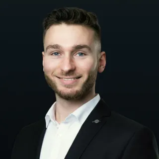 Porträtfoto von David Schemm, Software-Architekt und Entwickler bei memozero